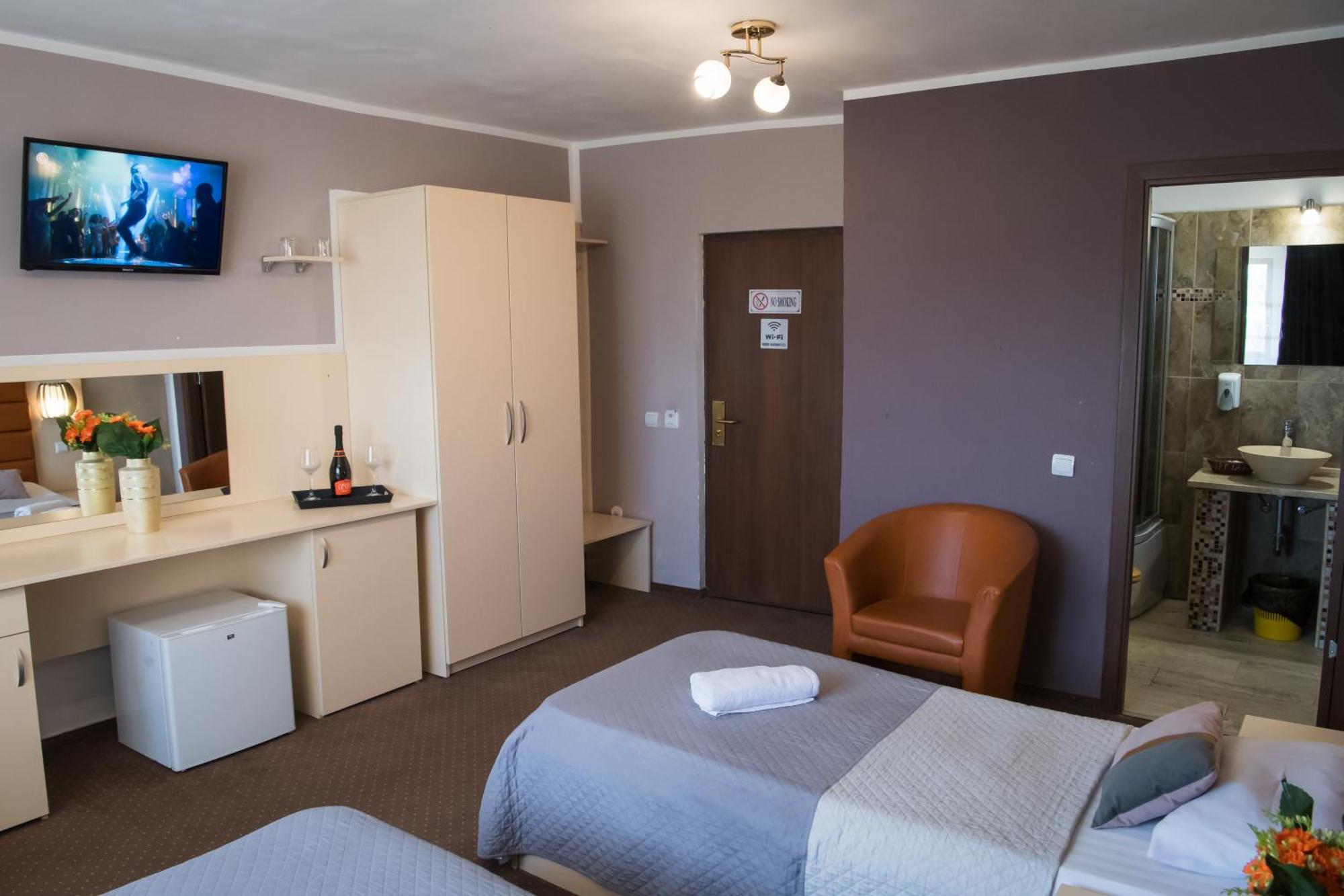 Mbi Travel Inn Κραϊόβα Εξωτερικό φωτογραφία