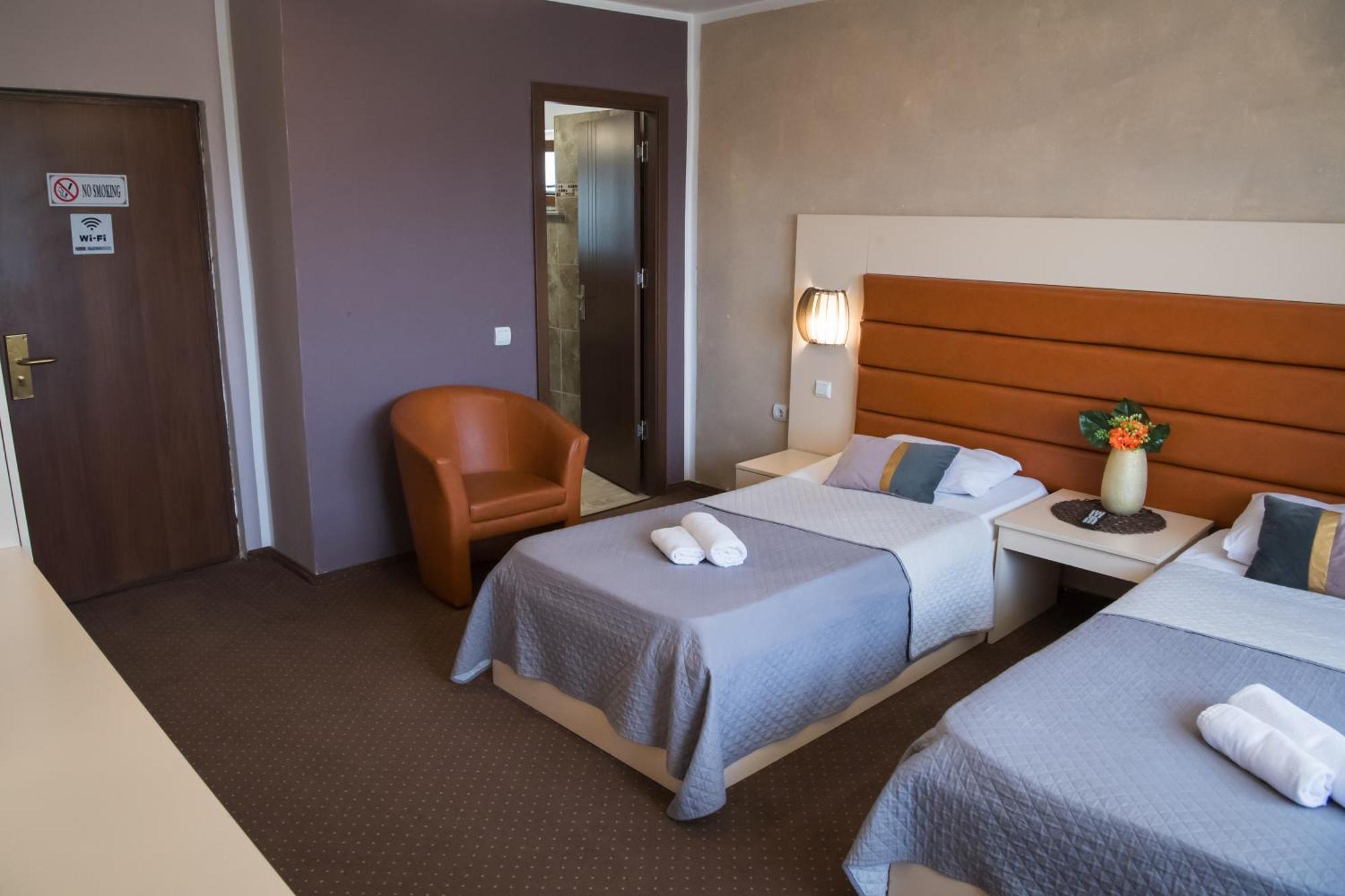 Mbi Travel Inn Κραϊόβα Εξωτερικό φωτογραφία