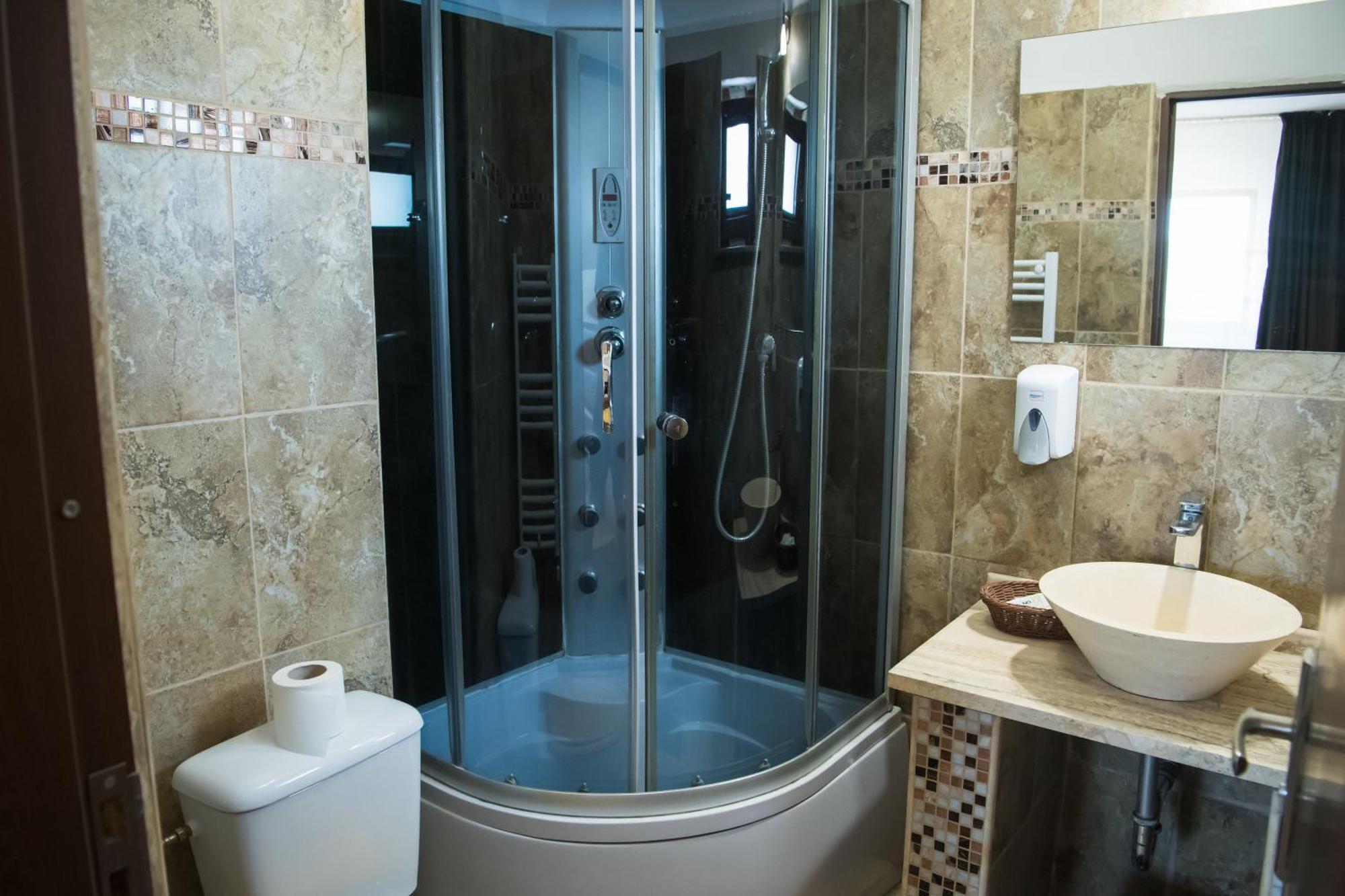 Mbi Travel Inn Κραϊόβα Εξωτερικό φωτογραφία