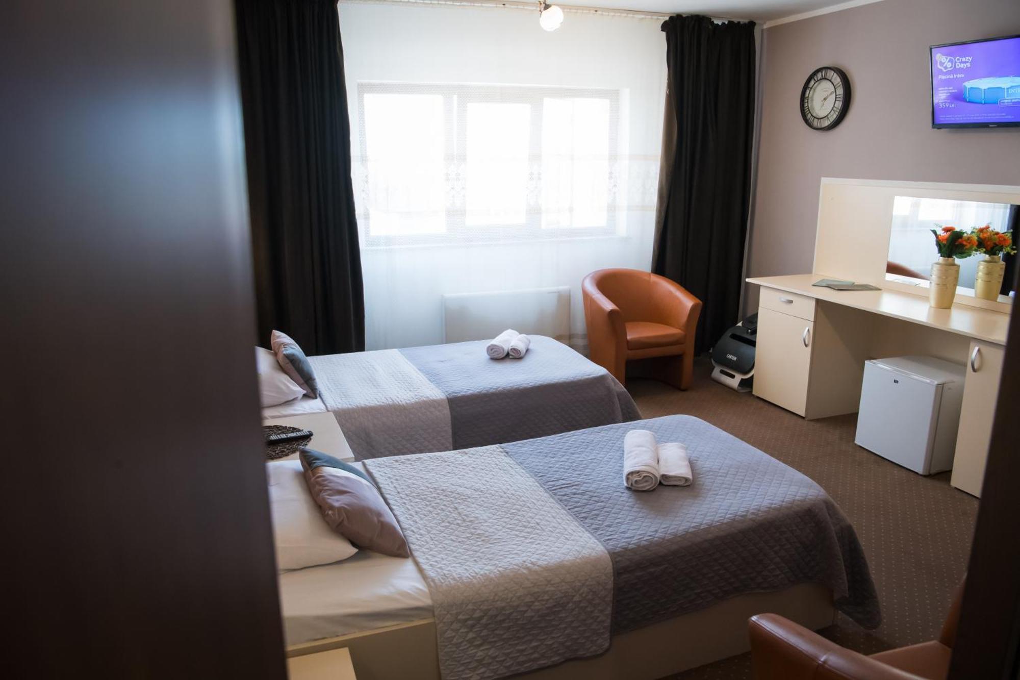 Mbi Travel Inn Κραϊόβα Εξωτερικό φωτογραφία