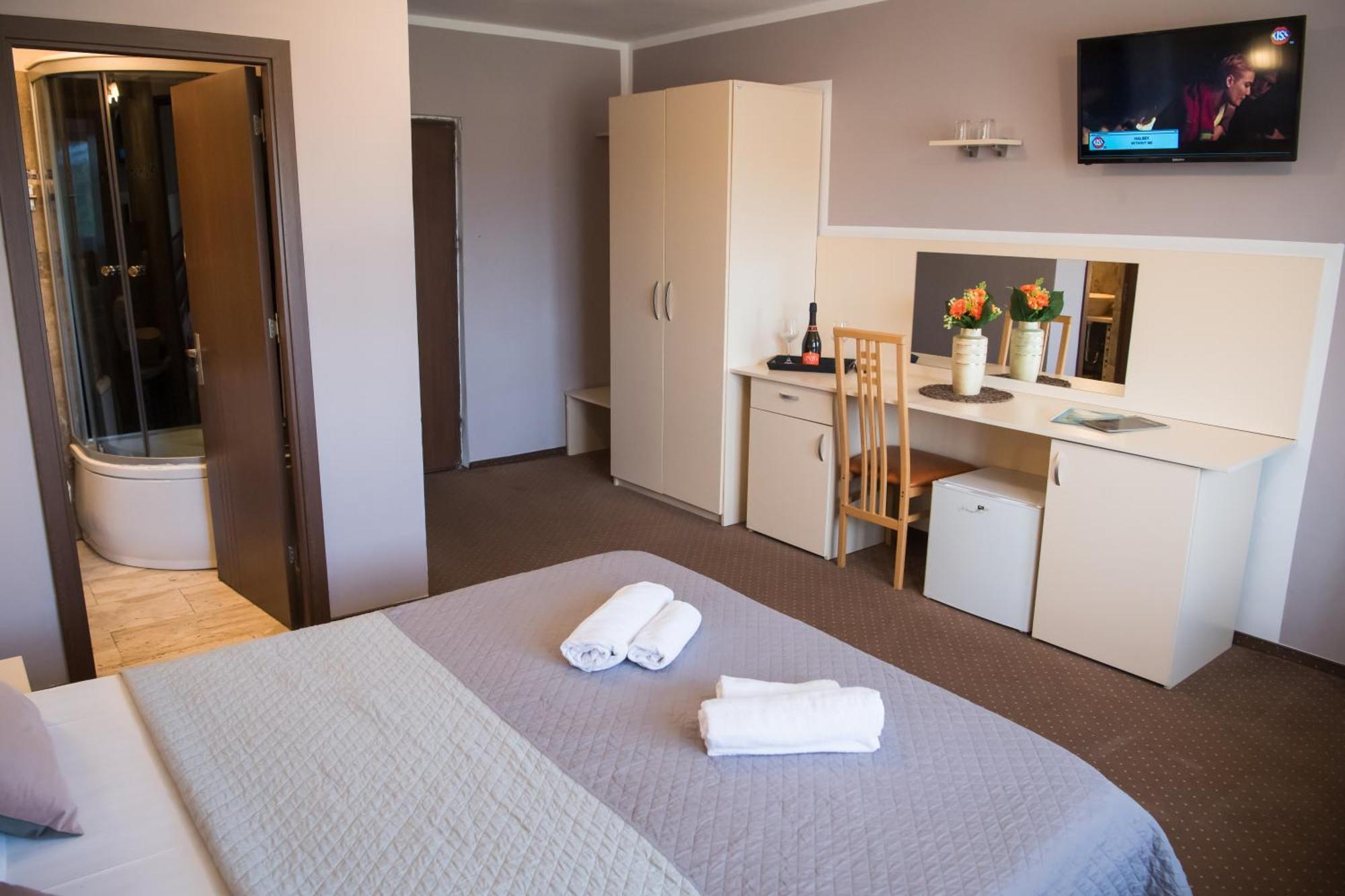 Mbi Travel Inn Κραϊόβα Εξωτερικό φωτογραφία