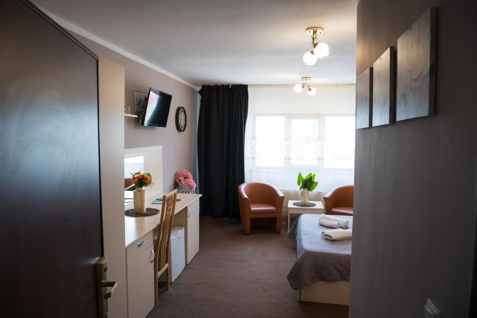 Mbi Travel Inn Κραϊόβα Εξωτερικό φωτογραφία
