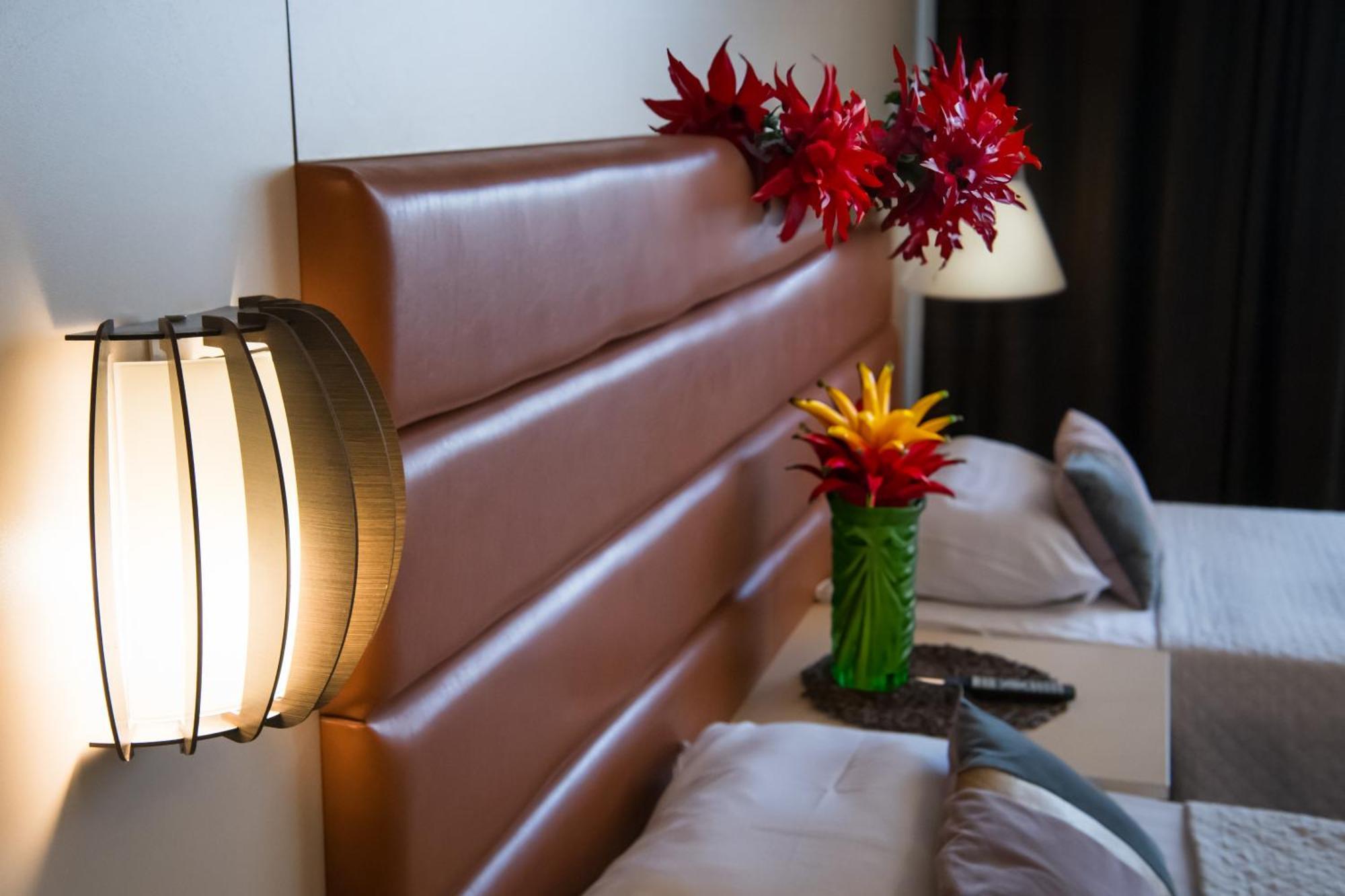 Mbi Travel Inn Κραϊόβα Εξωτερικό φωτογραφία