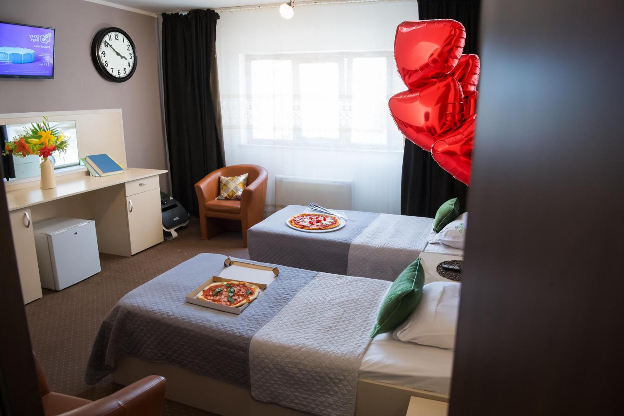 Mbi Travel Inn Κραϊόβα Εξωτερικό φωτογραφία
