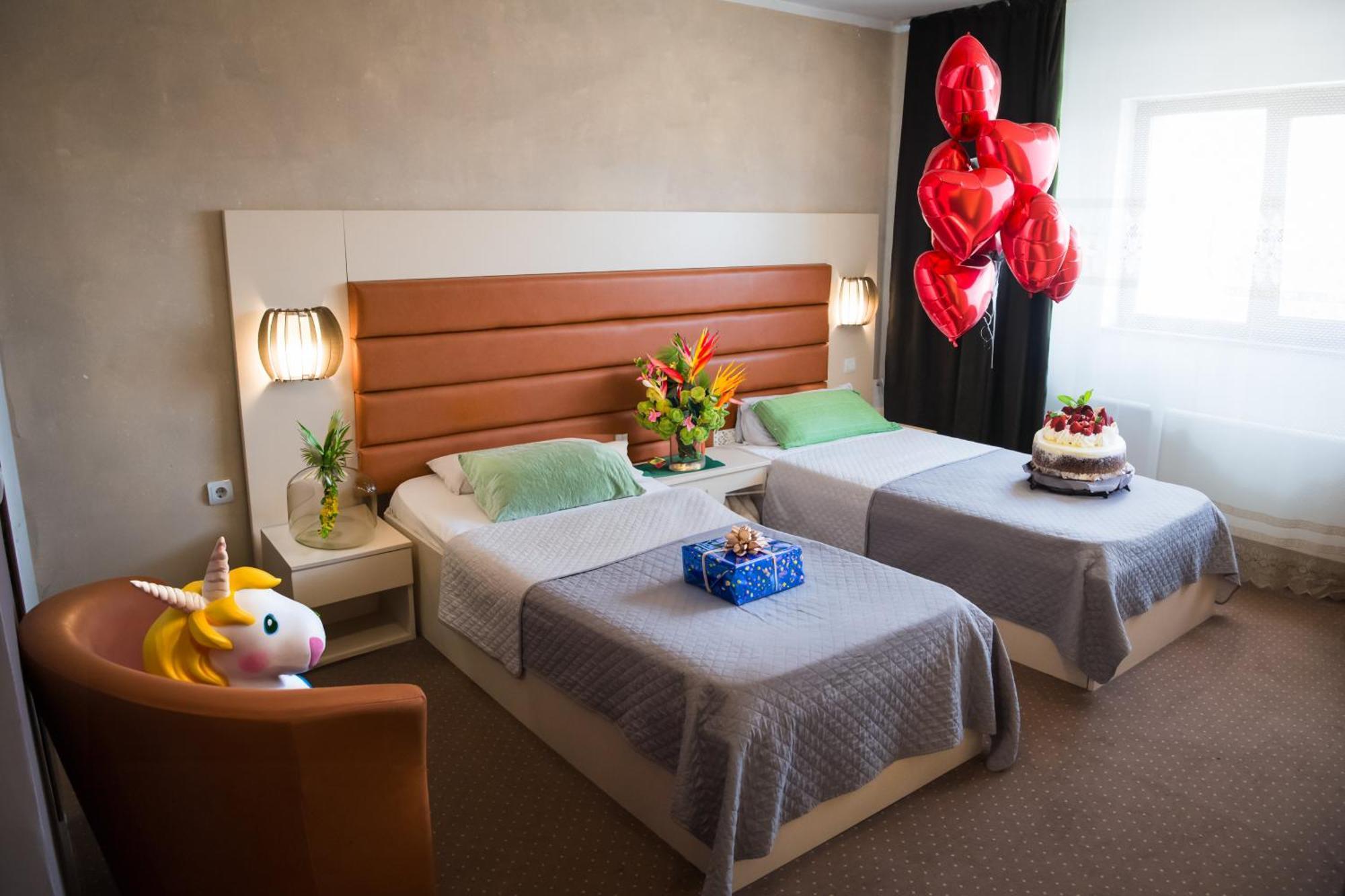 Mbi Travel Inn Κραϊόβα Εξωτερικό φωτογραφία